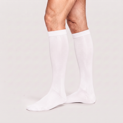 Calcetines de compresión de bambú KIMA para hombre en blanco, de perfil