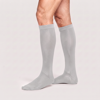 Calcetines de compresión de bambú KIMA para hombre en gris claro, de perfil
