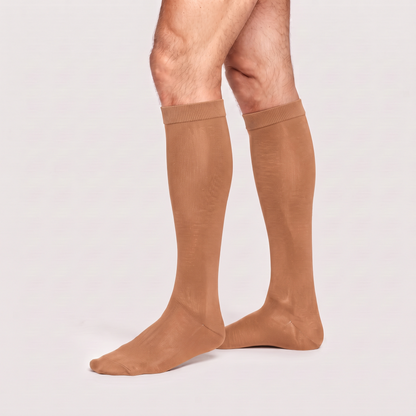 Calcetines de compresión de bambú KIMA para hombre en marrón claro, de perfil