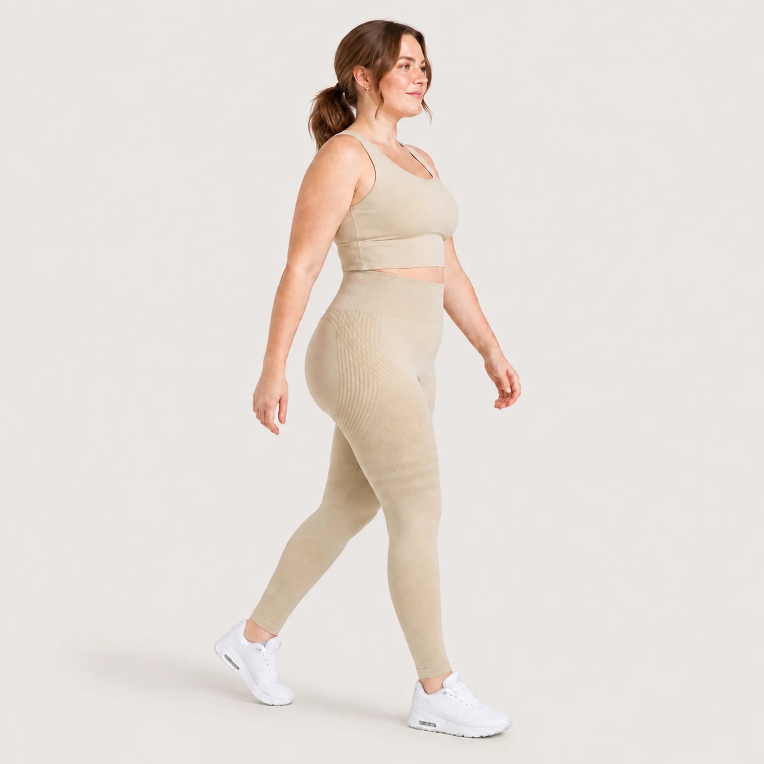 KIMA™ SculptActive 3D shaping leggings — Beige — side view