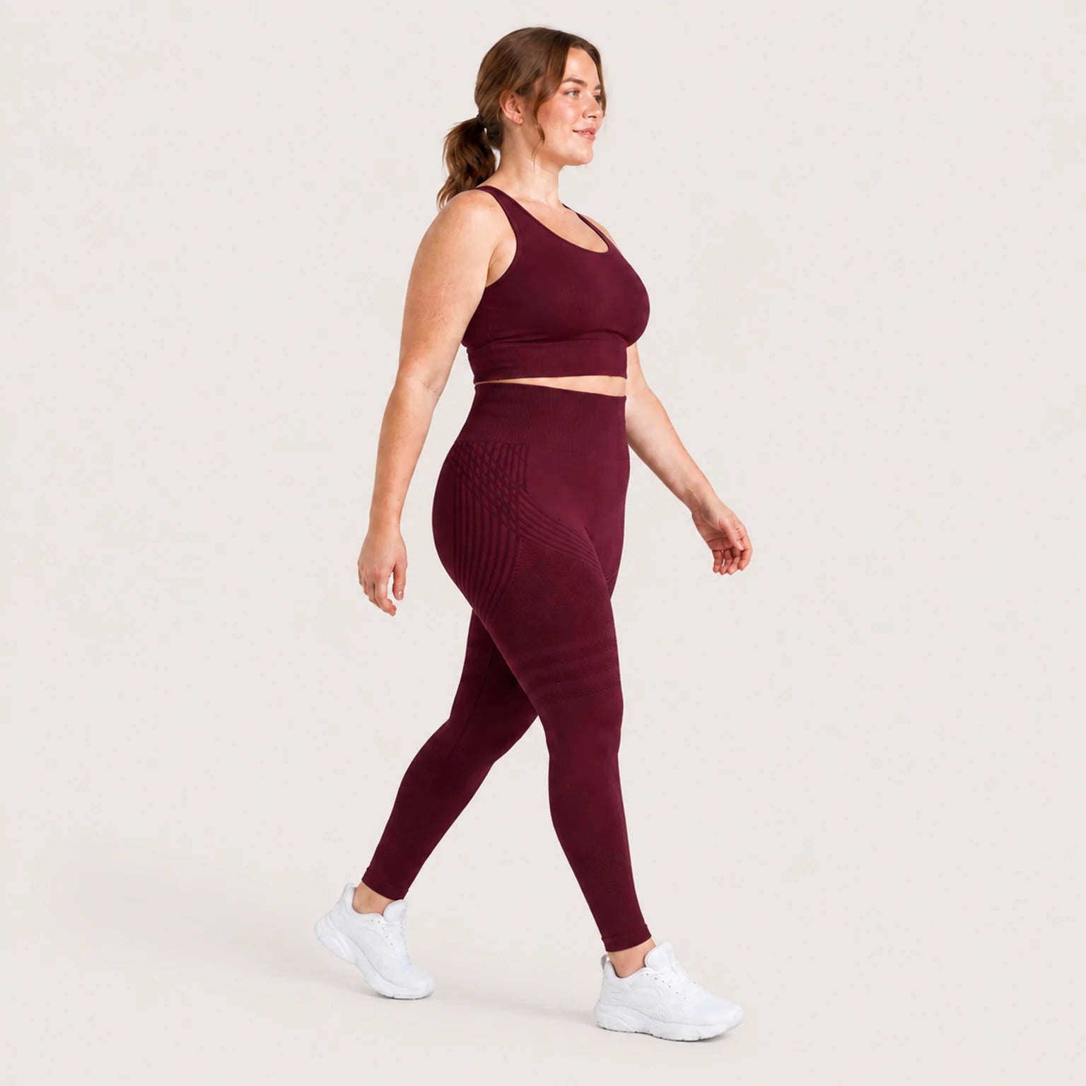 KIMA™ SculptActive 3D shaping leggings — Burgundy — side view