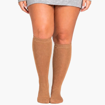 KIMA™ - Bamboo Compression Socks — uniform very light gray background